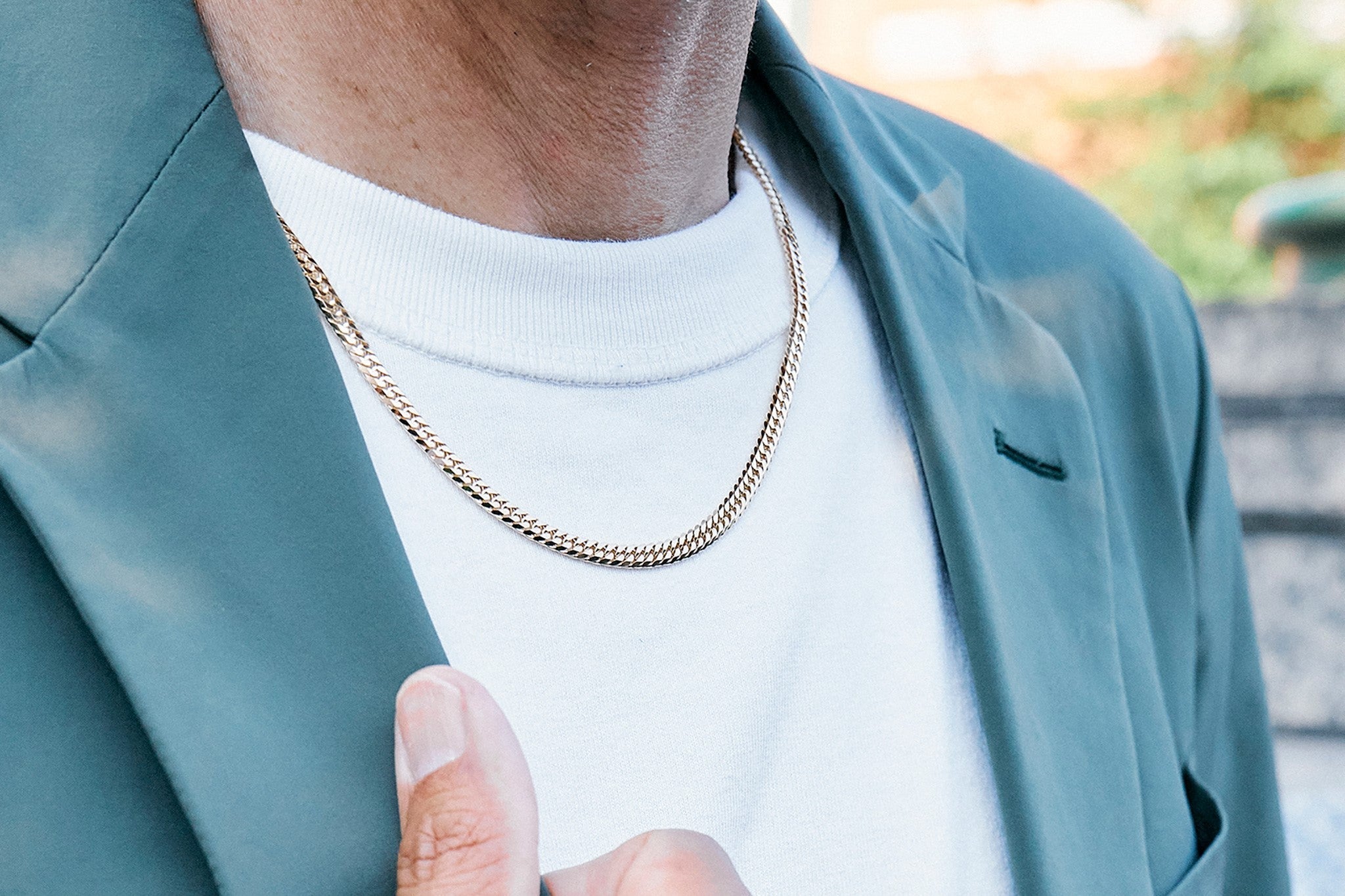 金・プラチナチェーンネックレスの選び方ガイド｜種類・長さ・重さのイメージをご紹介